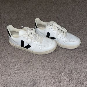 Veja Sneakers - Black & White